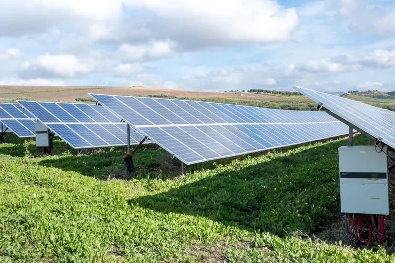Sungrow emea VC m6 U Lj J6 Y unsplash W800 H600 Mcrop upscale I1 Q90 L Bfff P50 50